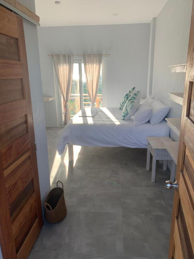 Crown Malapascua Hotel ภายนอก รูปภาพ