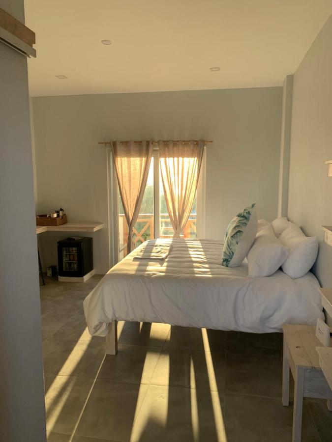 Crown Malapascua Hotel ภายนอก รูปภาพ